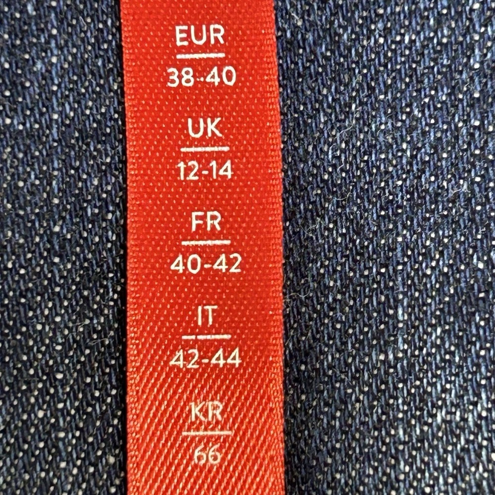 Spanx High Rise Flare Jeans Stretch Denim Pull On Dark Wash Slimming Sz Medium - Picture 6 of 6